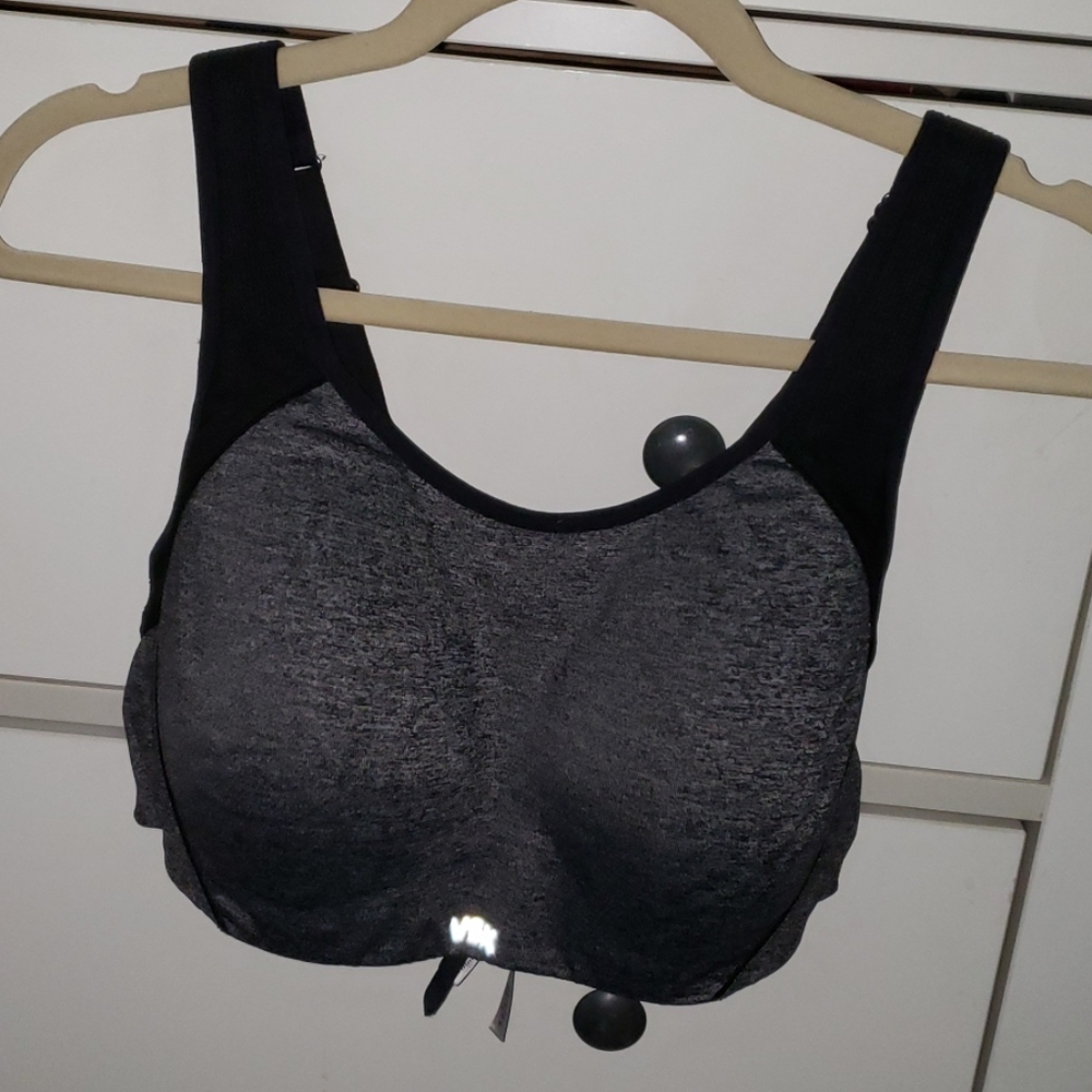 Victoria's Secret VS Sports bra 38D